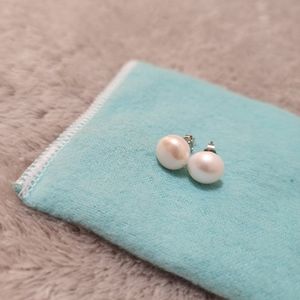 Pearl sterling silver earrings ✨️